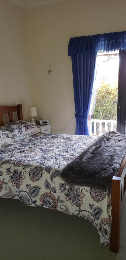 Ballymena Carterton Екстер'єр фото
