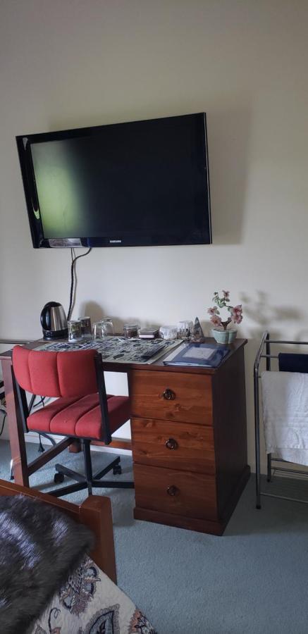 Ballymena Carterton Екстер'єр фото