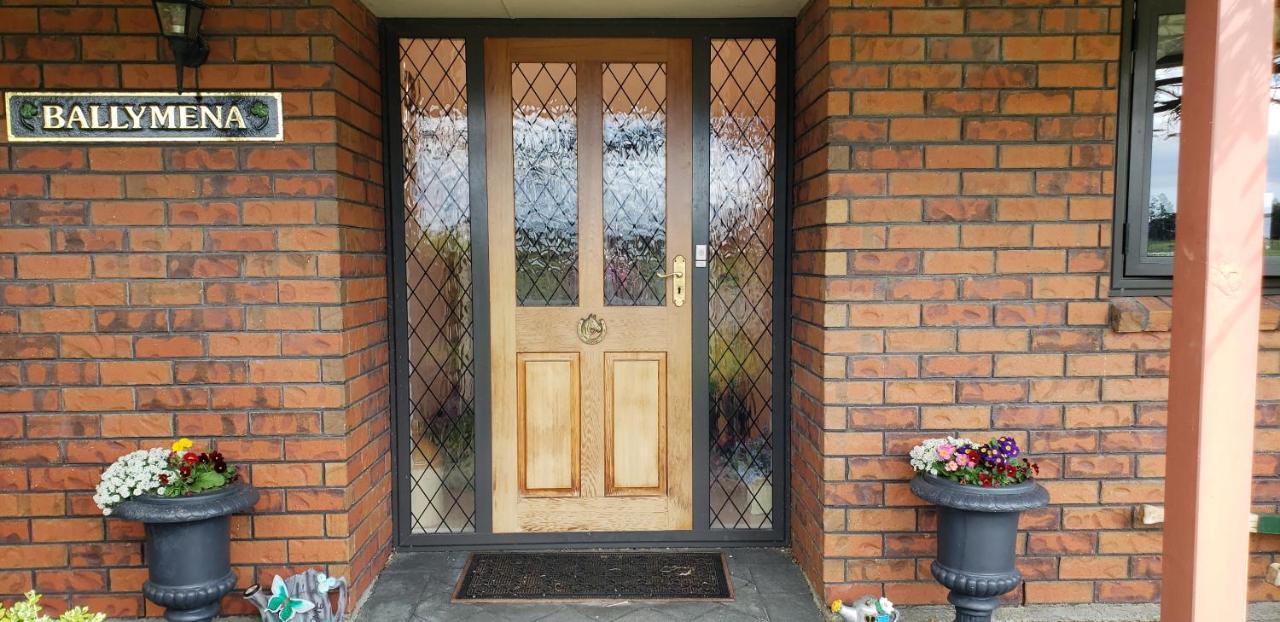 Ballymena Carterton Екстер'єр фото